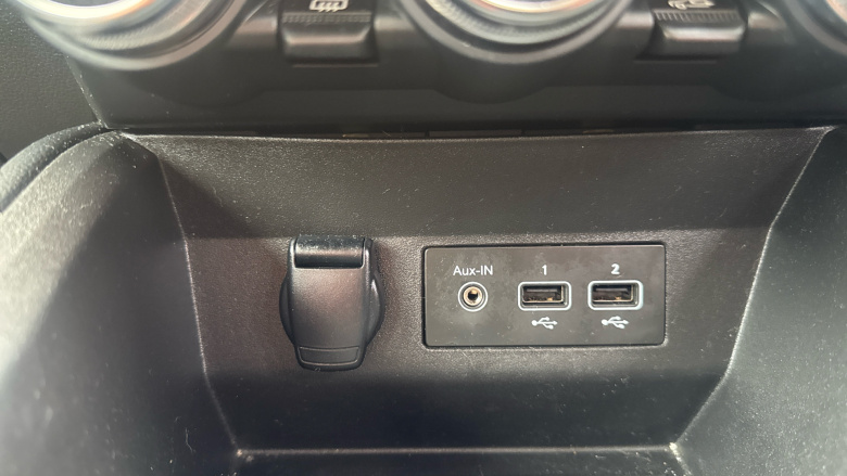 Renault Clio 1.0 TCe 90 Iconic 5dr Petrol Hatchback